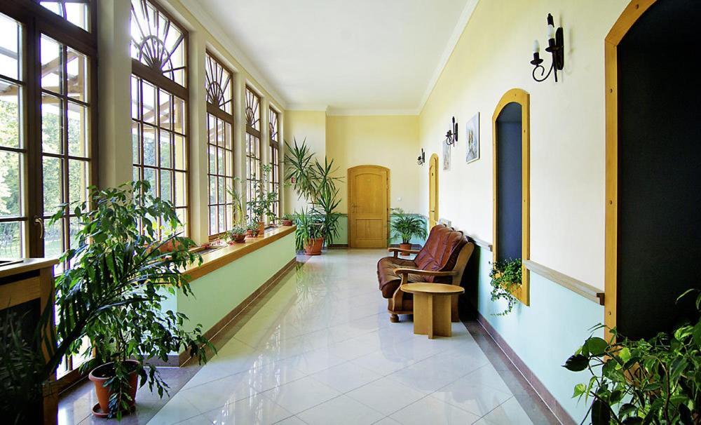 Kastiel Lucivna Hotel Exterior photo