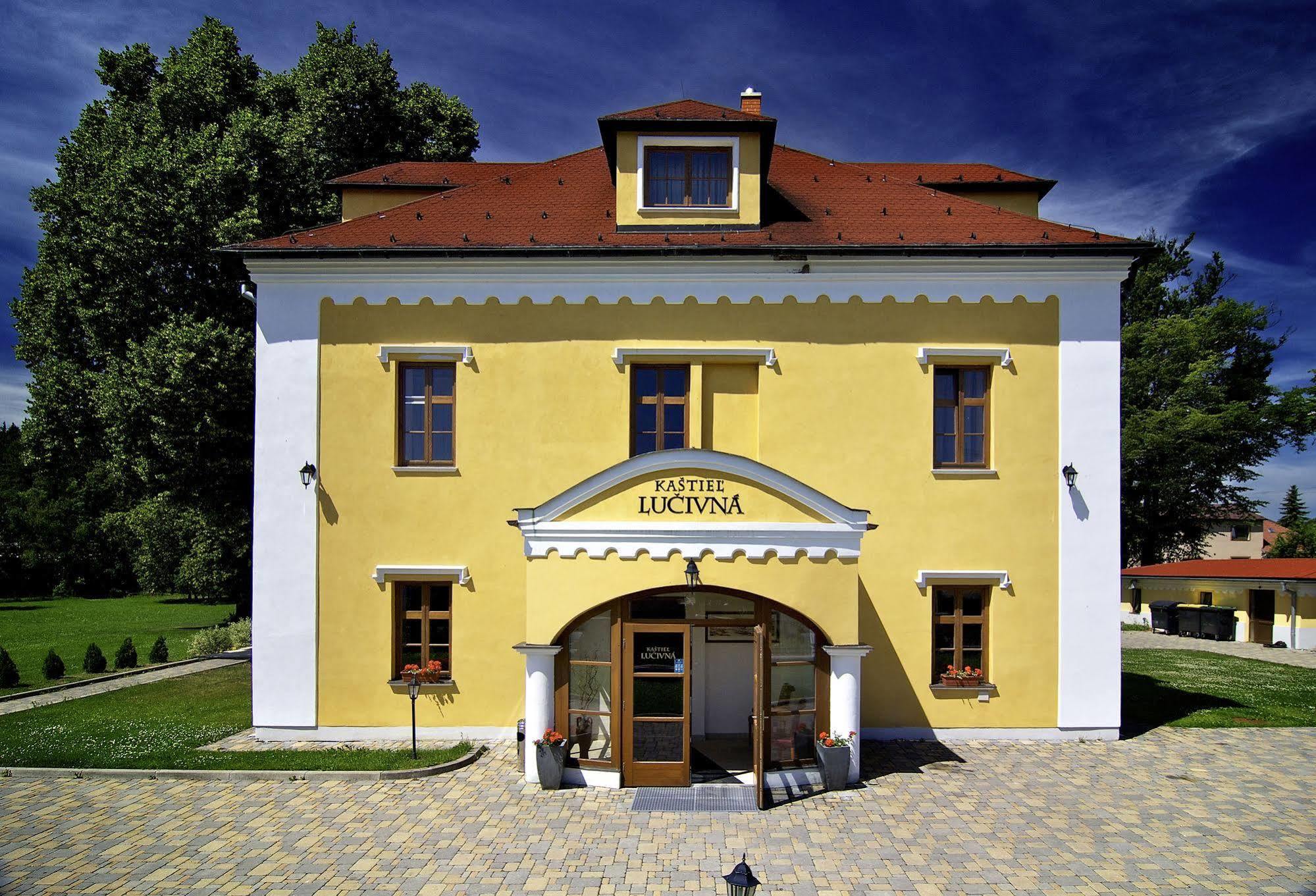 Kastiel Lucivna Hotel Exterior photo