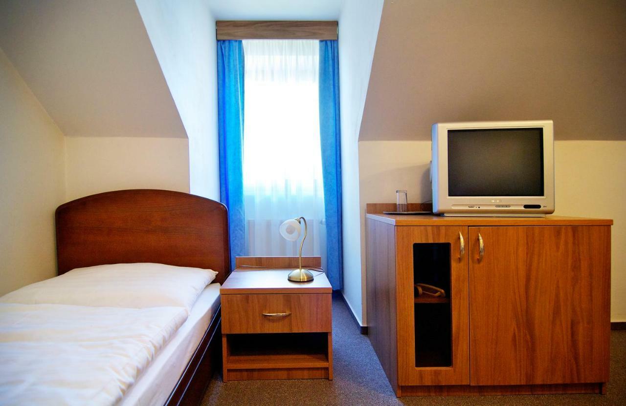 Kastiel Lucivna Hotel Exterior photo